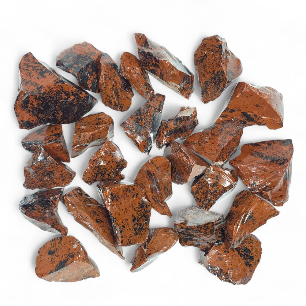 Obsidienne Acajou brute, pierre d’ancrage et de force intérieure favorisant la stabilité et la confiance en soi.
