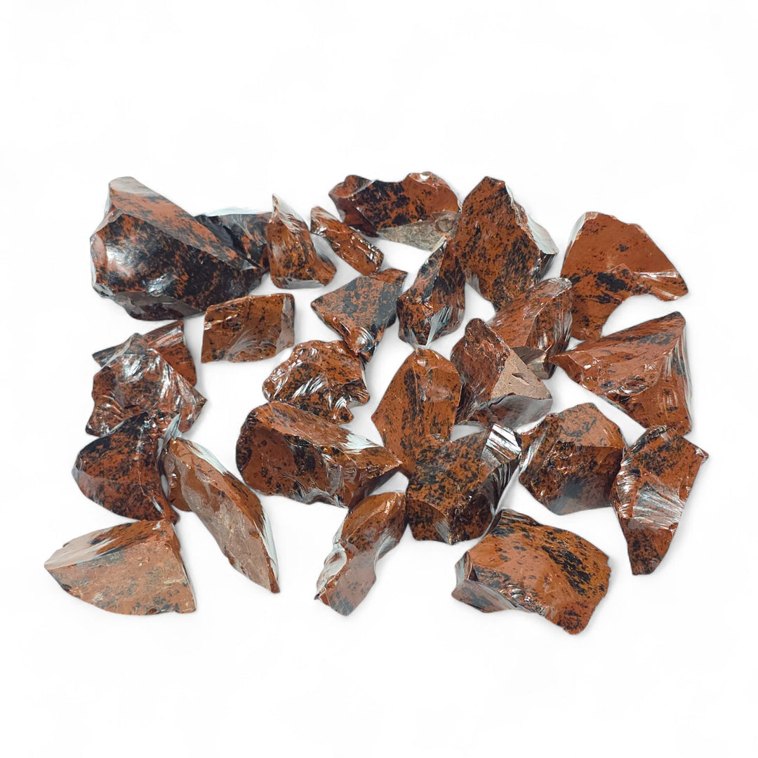 Obsidienne Acajou brute, pierre protectrice qui relie au chakra racine et sacré pour retrouver équilibre et sécurité intérieure.