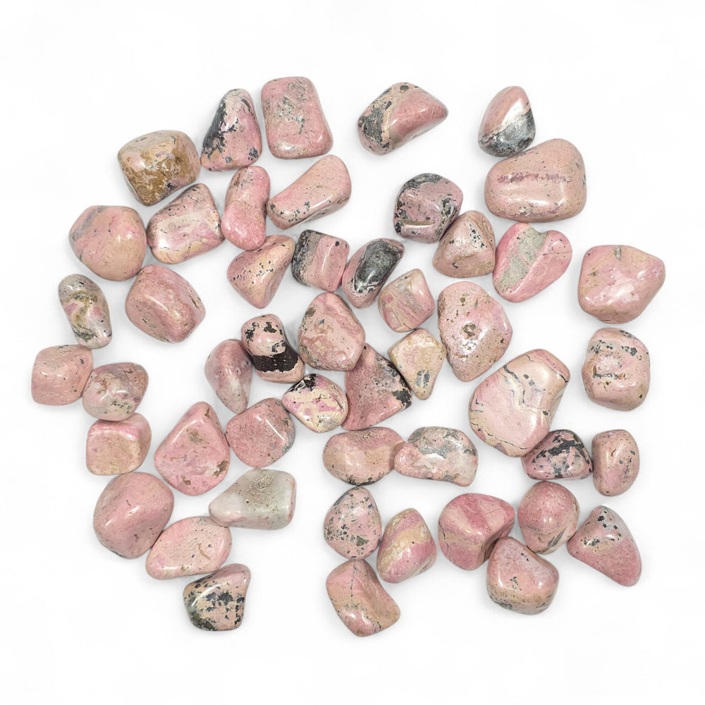 La pierre roulée Rhodonite, pierre de guérison affective et de réconfort intérieur.
